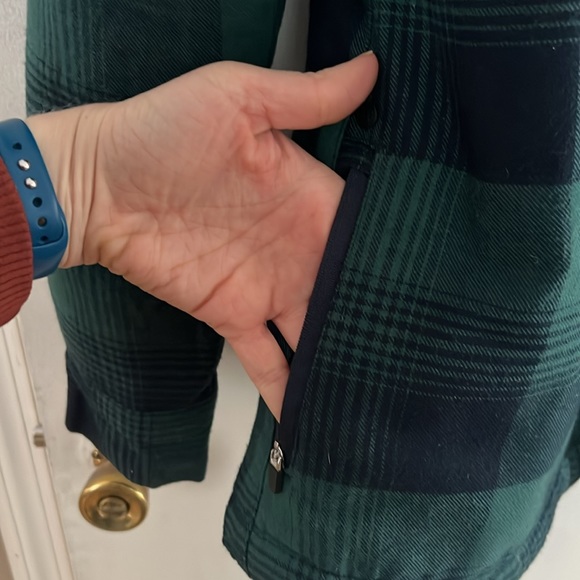 NWOT Cozy shearling lined Shacket by Wrangler - Picture 2 of 4